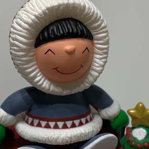 FROSTY FRIENDS Hallmark Keepsake 29 ornament - Picture 8 of 12